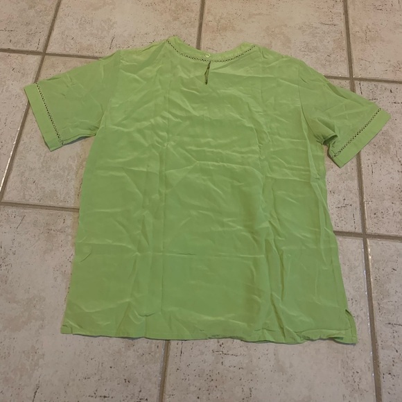 Vintage Casual Corner 100% Silk Lime Green Top Tee Blouse Crocheted Trim Sz S - Picture 2 of 6